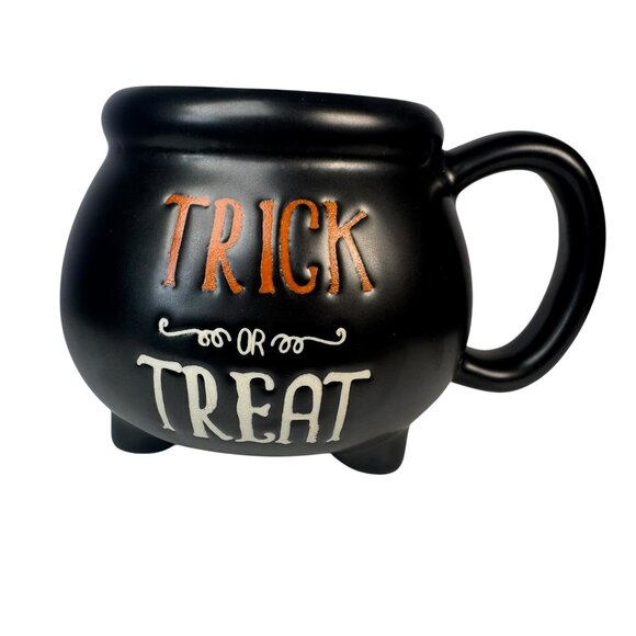 Hyde and EEK Trick or Treat Cauldron Mug Stoneware Halloween Horror Witchy Goth - Picture 1 of 9
